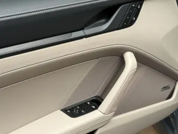 PORSCHE 992 911 Targa 4 GTS T-Hybrid  BOSE PORSCHE INNOD