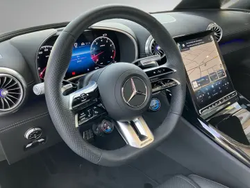 MERCEDES-BENZ SL 43 AMG Premium Distronic HA-Lenkung 20 Zoll