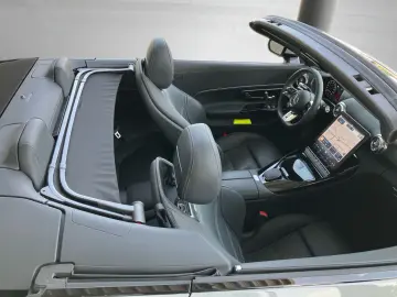 MERCEDES-BENZ SL 43 AMG Premium Distronic HA-Lenkung 20 Zoll
