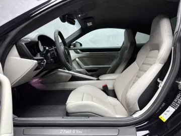 PORSCHE 992 Turbo S Leichtbau Carbon PCCB Burmester Lift
