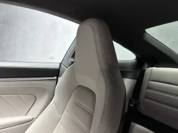 PORSCHE 992 Turbo S Leichtbau Carbon PCCB Burmester Lift