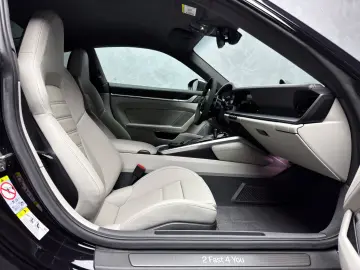 PORSCHE 992 Turbo S Leichtbau Carbon PCCB Burmester Lift
