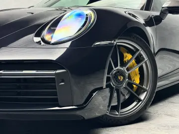 PORSCHE 992 Turbo S Leichtbau Carbon PCCB Burmester Lift