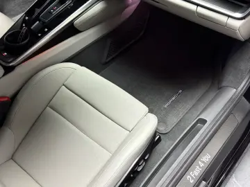 PORSCHE 992 Turbo S Leichtbau Carbon PCCB Burmester Lift