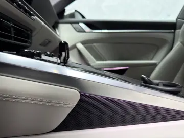 PORSCHE 992 Turbo S Leichtbau Carbon PCCB Burmester Lift