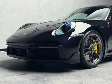 PORSCHE 992 Turbo S Leichtbau Carbon PCCB Burmester Lift
