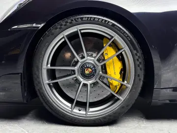PORSCHE 992 Turbo S Leichtbau Carbon PCCB Burmester Lift