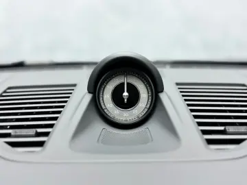 PORSCHE 992 Turbo S Leichtbau Carbon PCCB Burmester Lift