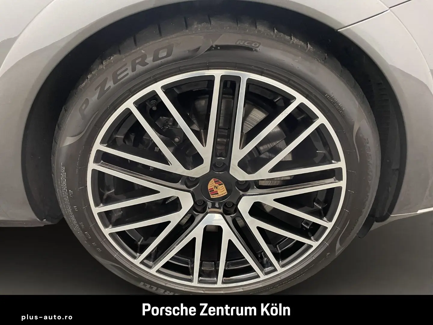 PORSCHE Cayenne GTS InnoDrive HA-Lenkung Head-Up PDCC