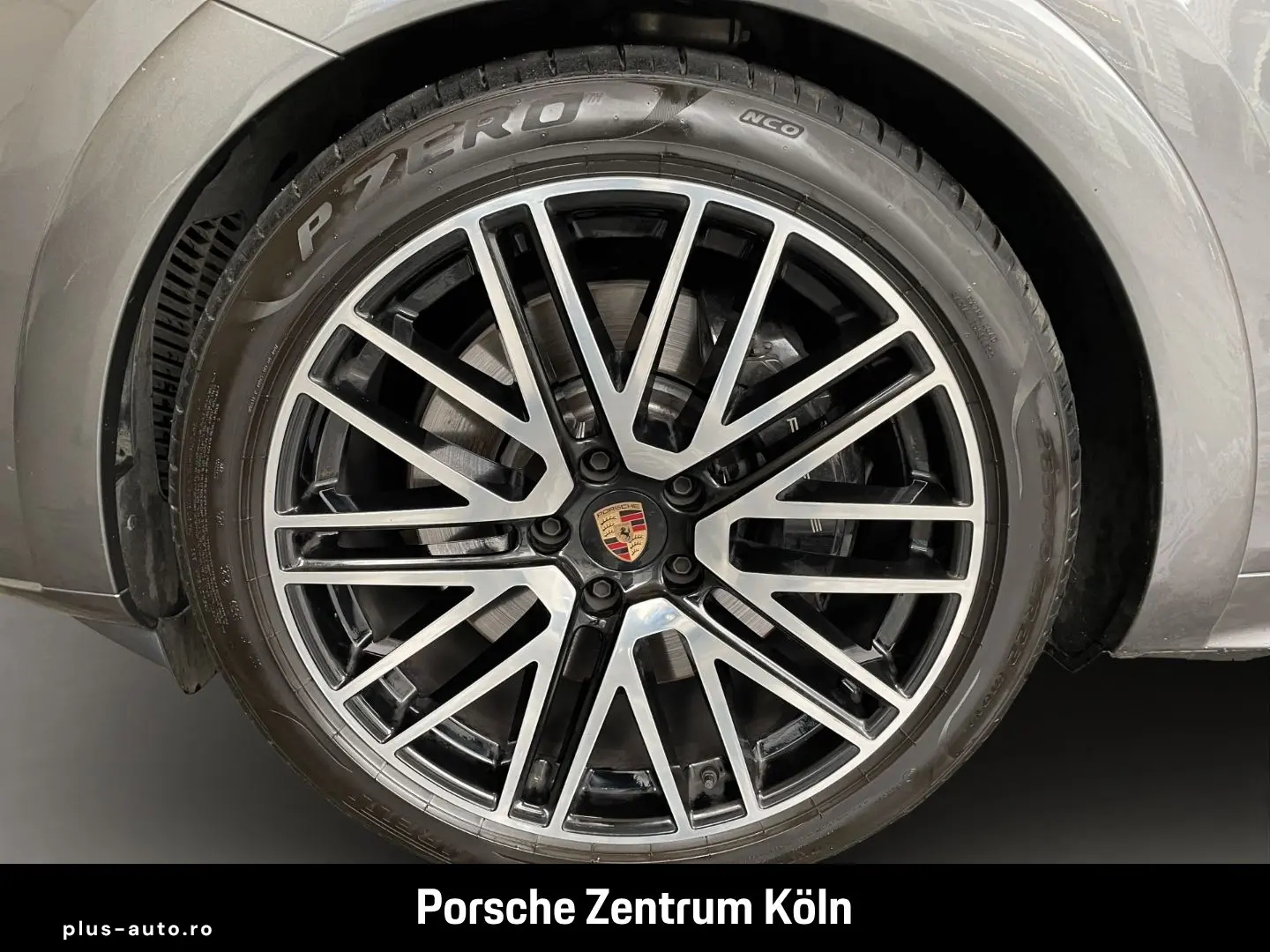 PORSCHE Cayenne GTS InnoDrive HA-Lenkung Head-Up PDCC