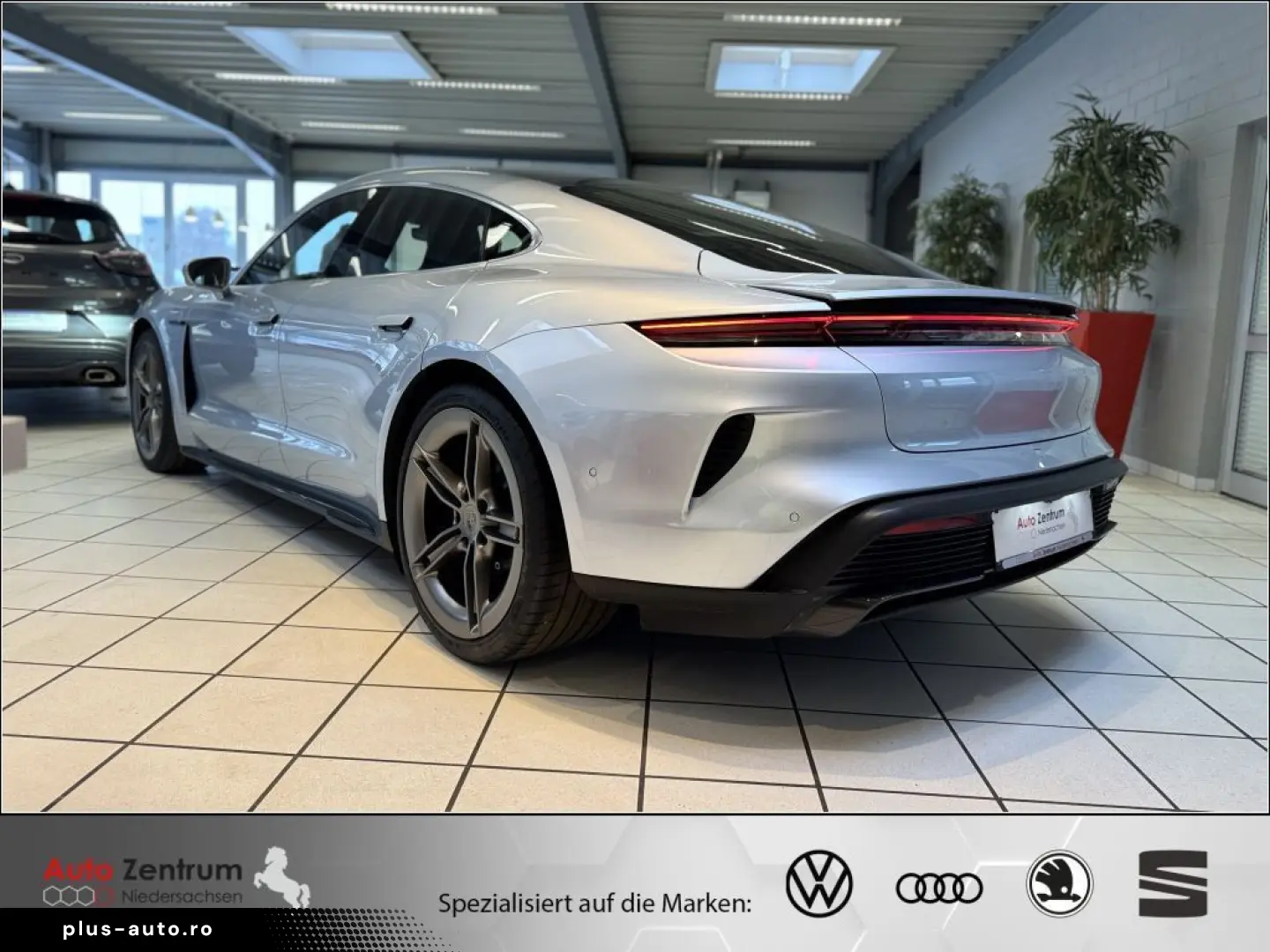PORSCHE Taycan Turbo S 951-PS 1. HAND  Approved 09.2028