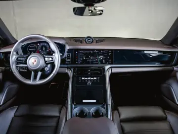 PORSCHE Panamera 4S E-Hybrid Panoramadach Sport Design