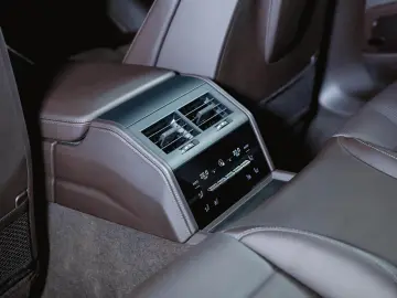 PORSCHE Panamera 4S E-Hybrid Panoramadach Sport Design