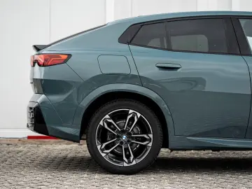 BMW X2 sDrive20i M-Sport AdLED AHK Alarm PANO KoZg