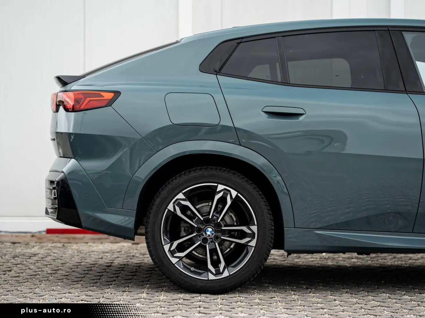 BMW X2 sDrive20i M-Sport AdLED AHK Alarm PANO KoZg