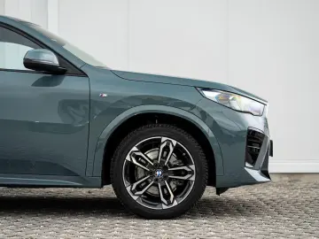BMW X2 sDrive20i M-Sport AdLED AHK Alarm PANO KoZg
