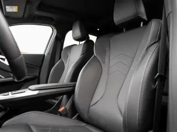 BMW X2 sDrive20i M-Sport AdLED AHK Alarm PANO KoZg