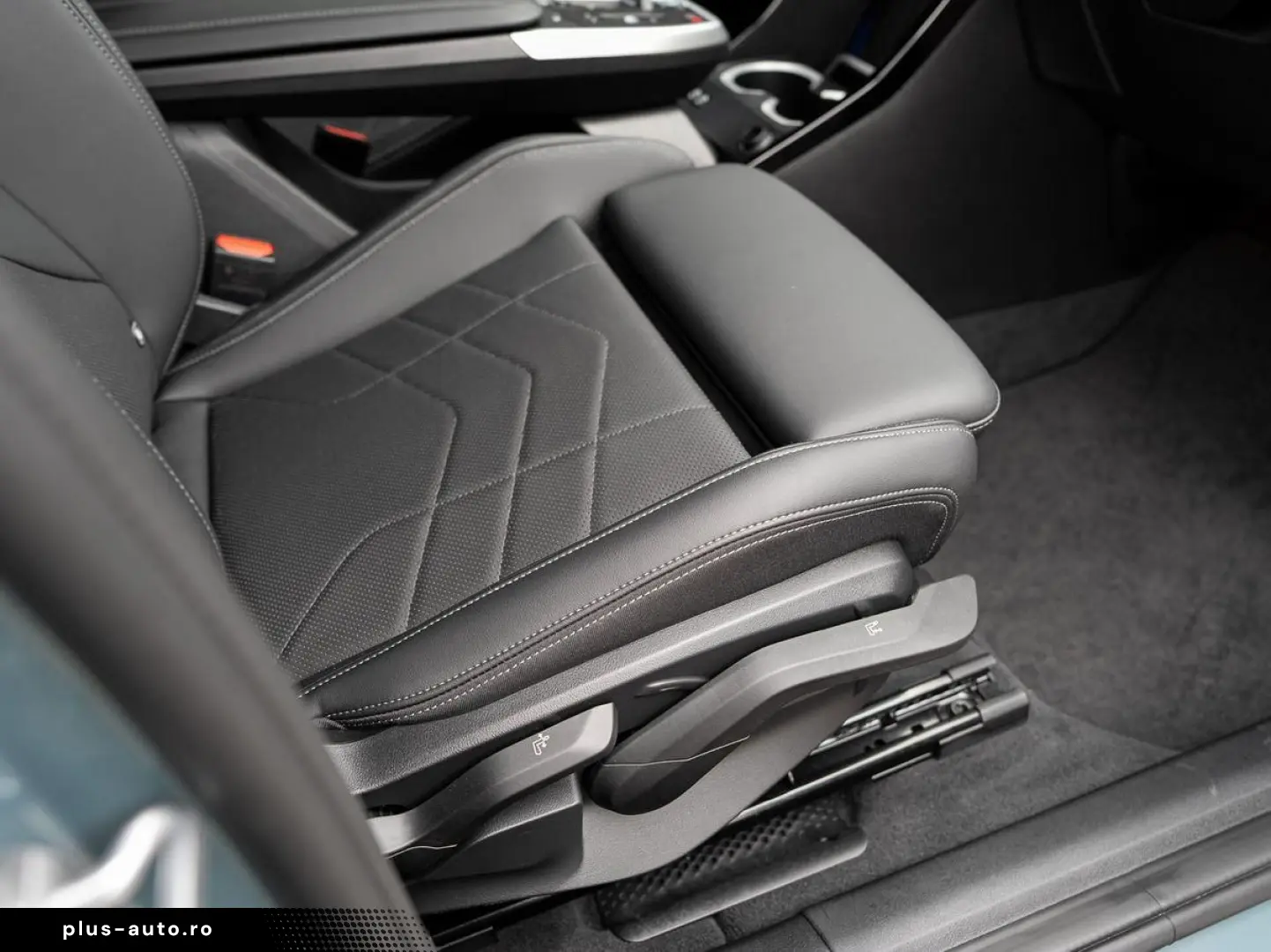 BMW X2 sDrive20i M-Sport AdLED AHK Alarm PANO KoZg