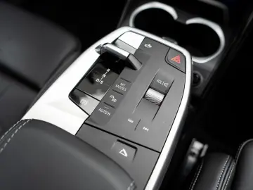 BMW X2 sDrive20i M-Sport AdLED AHK Alarm PANO KoZg