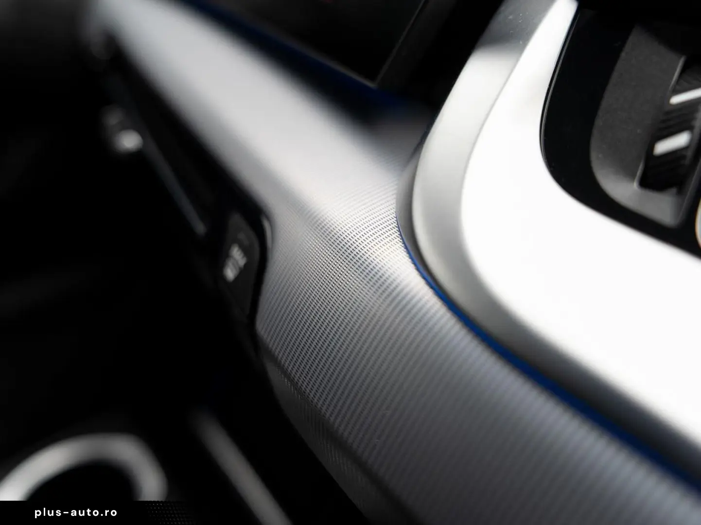 BMW X2 sDrive20i M-Sport AdLED AHK Alarm PANO KoZg