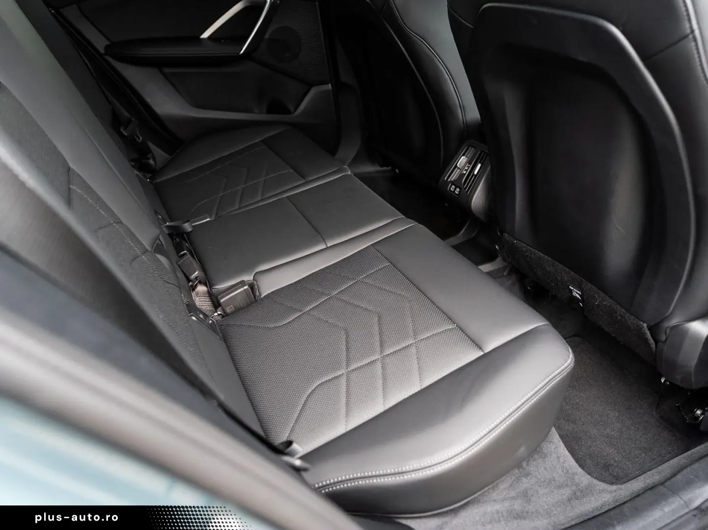 BMW X2 sDrive20i M-Sport AdLED AHK Alarm PANO KoZg