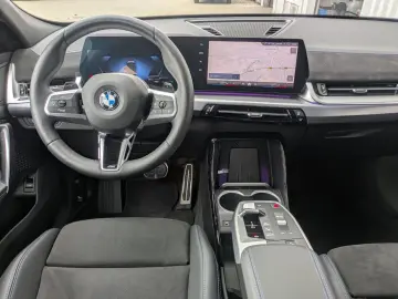 BMW X2 sDrive20i MSport AHK Pano Komfortzug Adap.LED