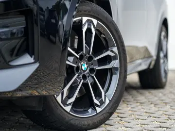 BMW X2 sDrive20i M-Sport AdLED AHK Alarm PANO KoZg