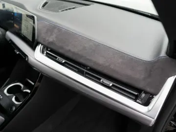 BMW X2 sDrive20i M-Sport AdLED AHK Alarm PANO KoZg