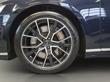 AUDI A8 L TFSI e 60 e quattro 340(462) kW(PS)