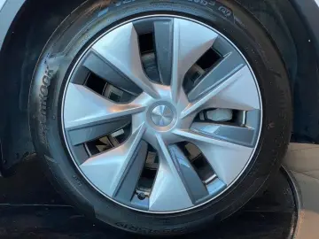 TESLA Model Y AWD Long Range Dual Motor Panorama LED