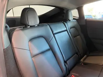 TESLA Model Y AWD Long Range Dual Motor Panorama LED