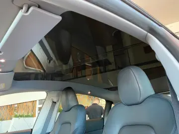 TESLA Model Y AWD Long Range Dual Motor Panorama LED