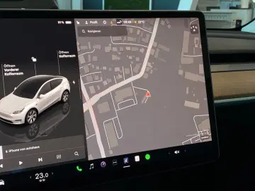 TESLA Model Y AWD Long Range Dual Motor Panorama LED