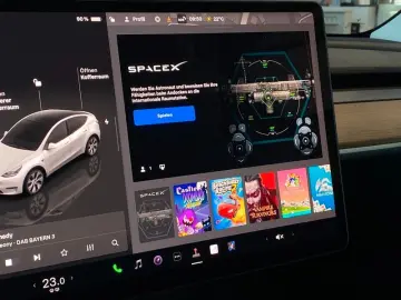 TESLA Model Y AWD Long Range Dual Motor Panorama LED