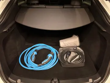 TESLA Model Y RWD  1.HAND Wärmepumpe