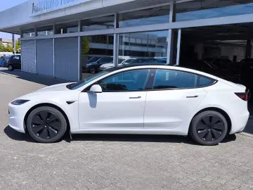 TESLA Model 3 Long Range AWD HIGHLAND PANO STHZ ACC