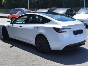 TESLA Model 3 Long Range AWD HIGHLAND PANO STHZ ACC
