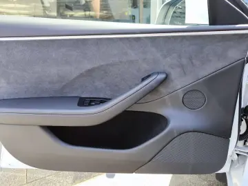 TESLA Model 3 Long Range AWD HIGHLAND PANO STHZ ACC