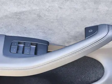 TESLA Model 3 Long Range AWD HIGHLAND PANO STHZ ACC