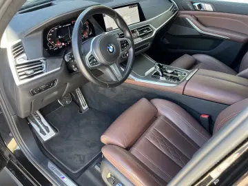BMW X7 M50i KomfSi 360  H K SkyLo AHK 2ACHS AdLED