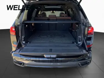 BMW X7 M50i KomfSi 360  H K SkyLo AHK 2ACHS AdLED