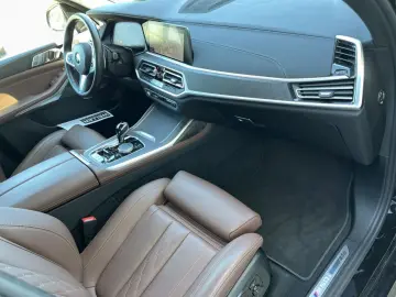 BMW X7 M50i KomfSi 360  H K SkyLo AHK 2ACHS AdLED