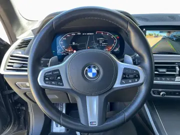 BMW X7 M50i KomfSi 360  H K SkyLo AHK 2ACHS AdLED