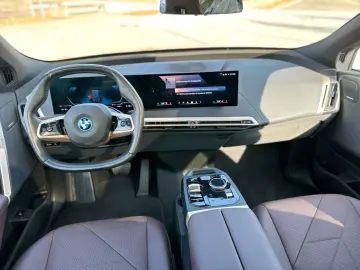 BMW iX 40 xDrive M-Paket