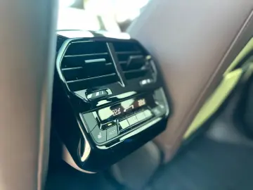 BMW iX 40 xDrive M-Paket