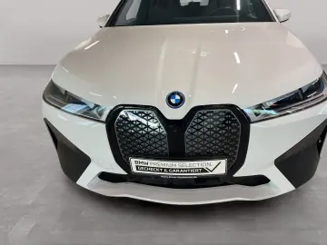 BMW iX xDrive40 AHK Driv.Assist.Prof Harman K Laser