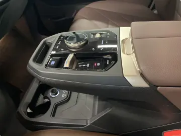 BMW iX xDrive40 AHK Driv.Assist.Prof Harman K Laser