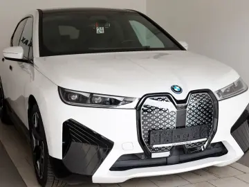 BMW iX 50 xDrive Leder Navi Laser 360Kamera ACC Pano