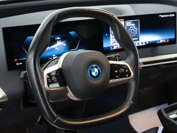 BMW iX 50 xDrive Leder Navi Laser 360Kamera ACC Pano