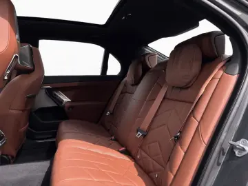 BMW i7 60 M SPORT PRO ExecutivLo DAPro Leas ab 799 -